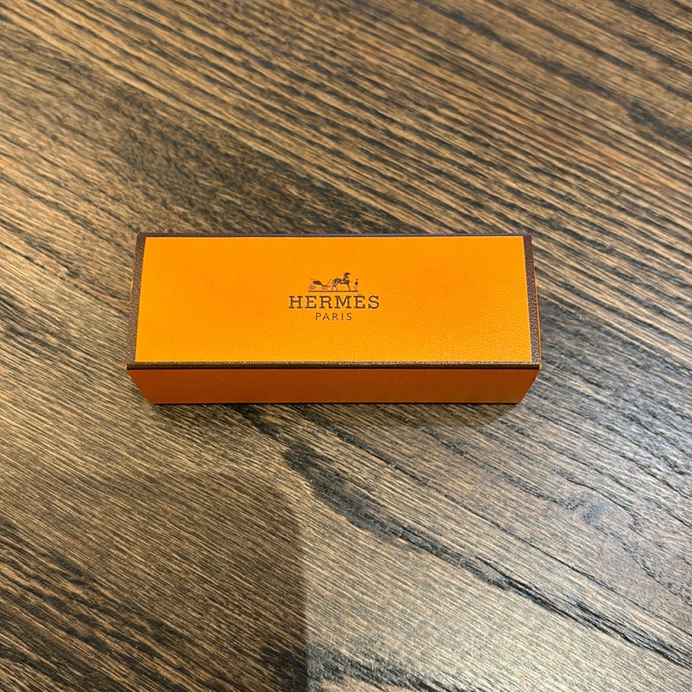 Free Hermès small storage box